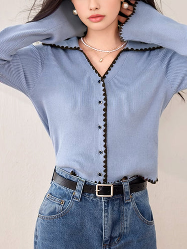 EB | Cardigan mit Kontrastkante und Rüschendetails Schlanker Schnitt Feminin und Schick