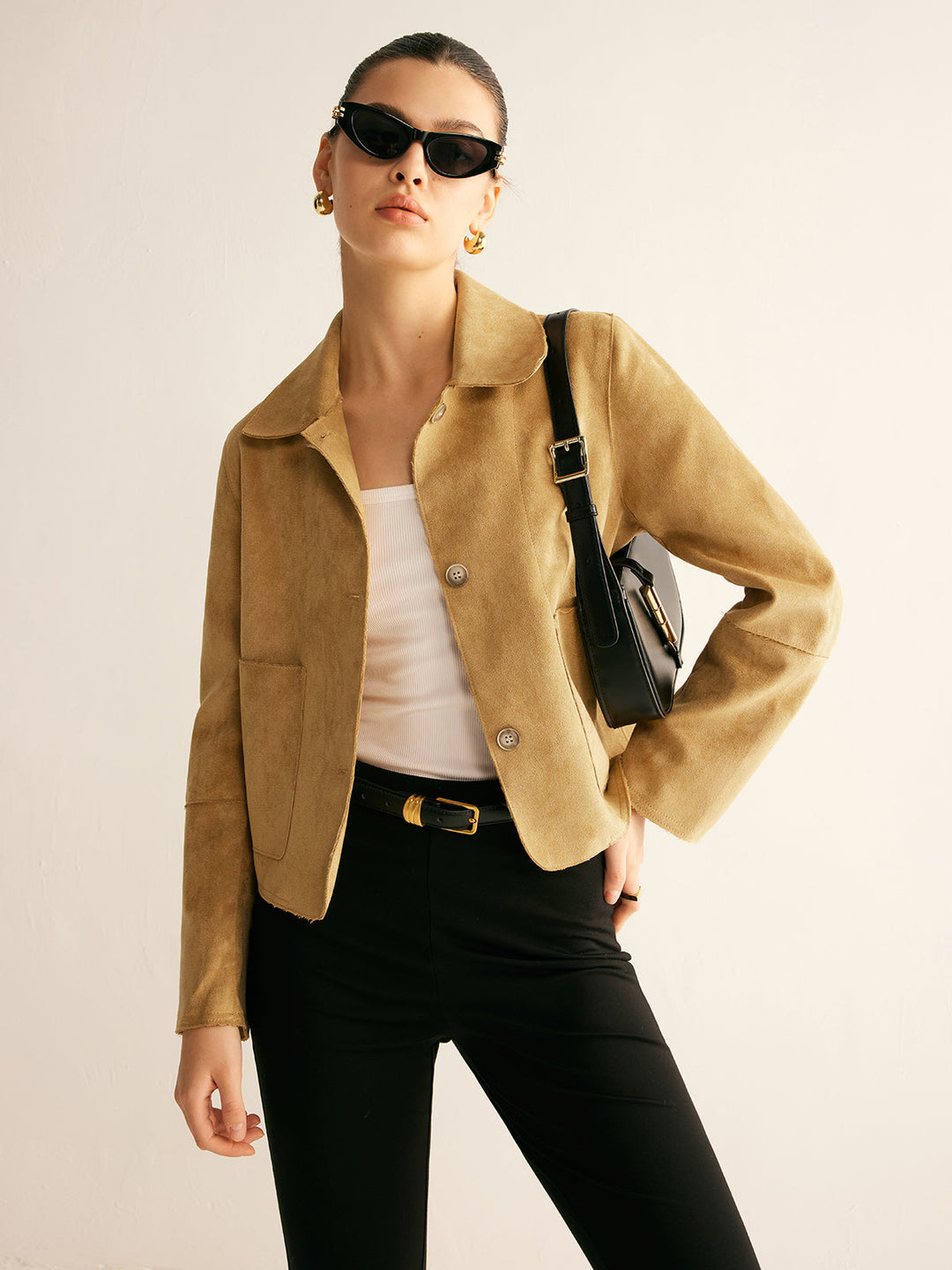 EB | Kurze Jacke Im Wildlederlook Gerade Schnitt Cool und Zeitlos