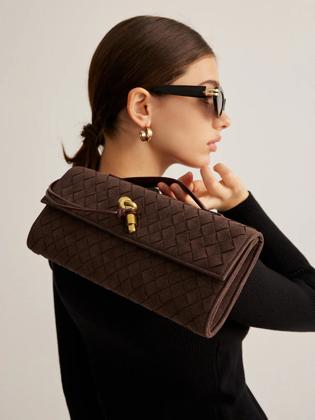 EB | Elegante Braune Gewebte Clutch