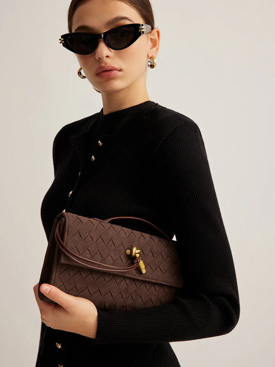 EB | Elegante Braune Gewebte Clutch
