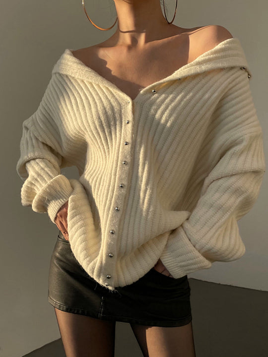 EB | Off-shoulder Cardigan mit Perlenknöpfen Ribstrick Elegant und Lässig