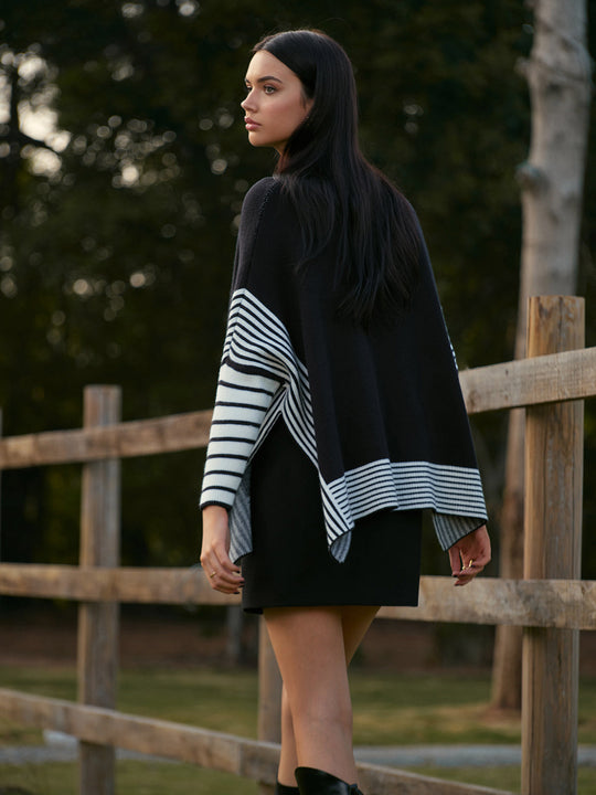 EB | Poncho mit Hohem Kragen Asymmetrischer Schnitt Modern und Bequem