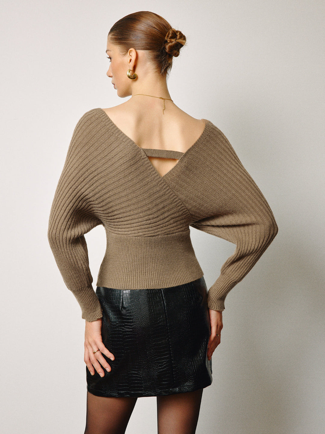 EB | Rippenstrick Bluse V-ausschnitt und Wickeldesign Elegant und Feminin