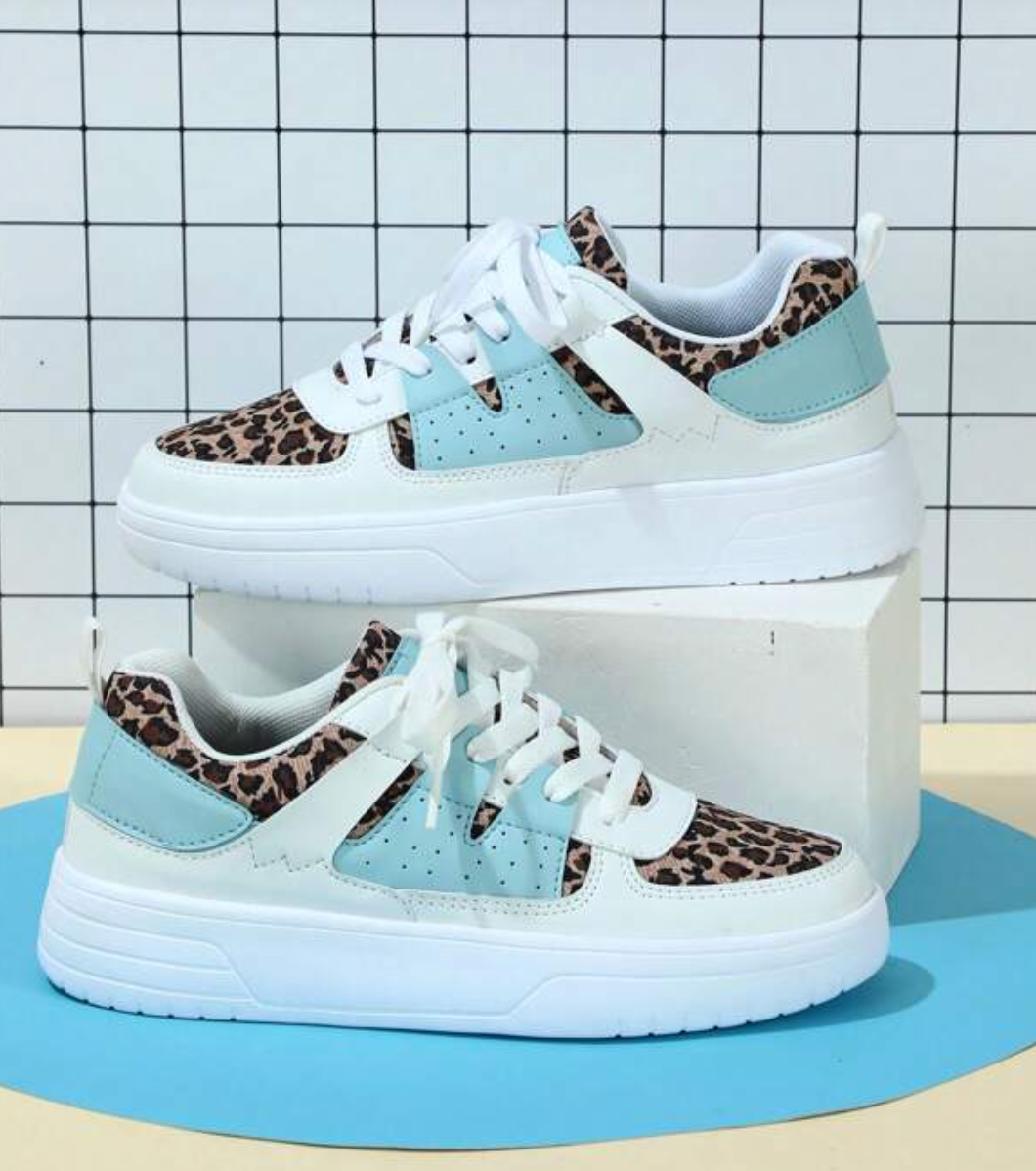 Stilvolle und bequeme Sneaker in einem einzigartigen Design EB