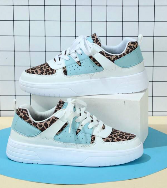 Stilvolle und bequeme Sneaker in einem einzigartigen Design EB