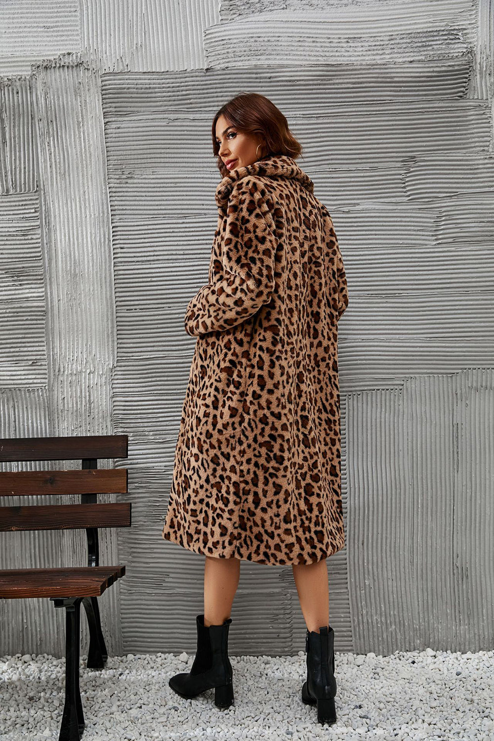 EB | Damen Lange Imitatpelzjacke mit Leopardenmuster und luxuriöser Verarbeitung