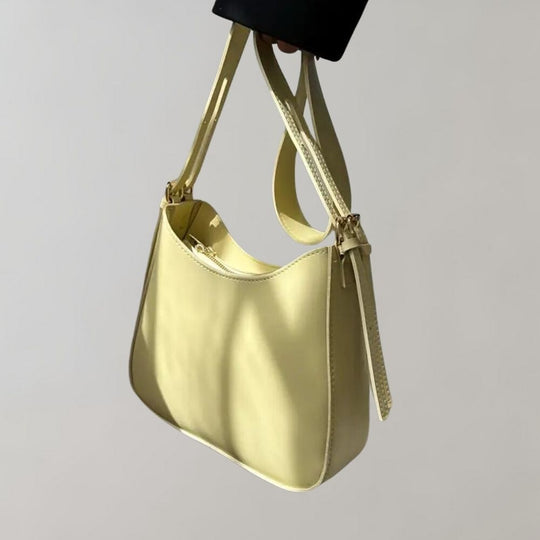 Schlichte und elegante Crossbody-Tasche im minimalistischen Design | Vegan