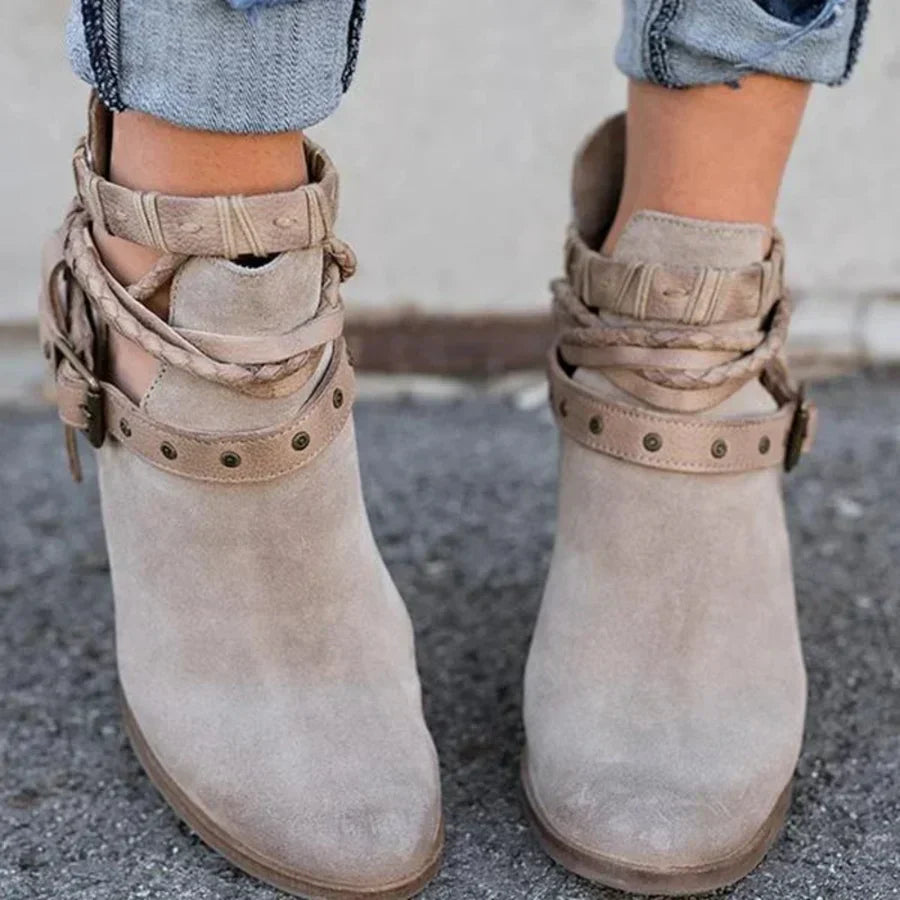 EB | Trendy ladies boots