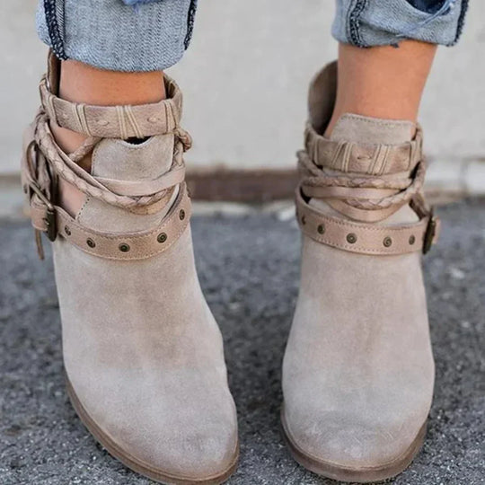 EB | Trendy ladies boots
