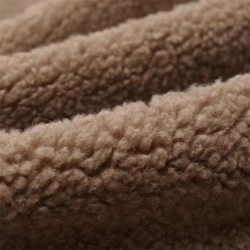 EB | Kurze Damenjacke mit Teddyfell