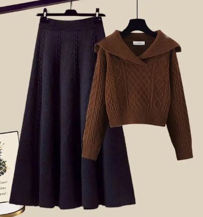 EB | Zweiteiliges Satz Bestehend Aus Gestricktem Pullover und Halbrock