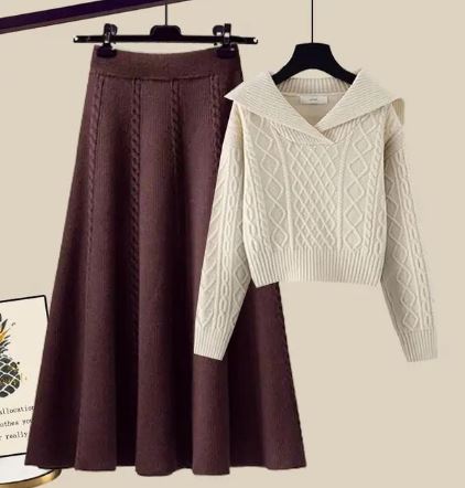EB | Zweiteiliges Satz Bestehend Aus Gestricktem Pullover und Halbrock