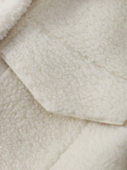 EB | Warm und Stilvolle Kurze Jacke