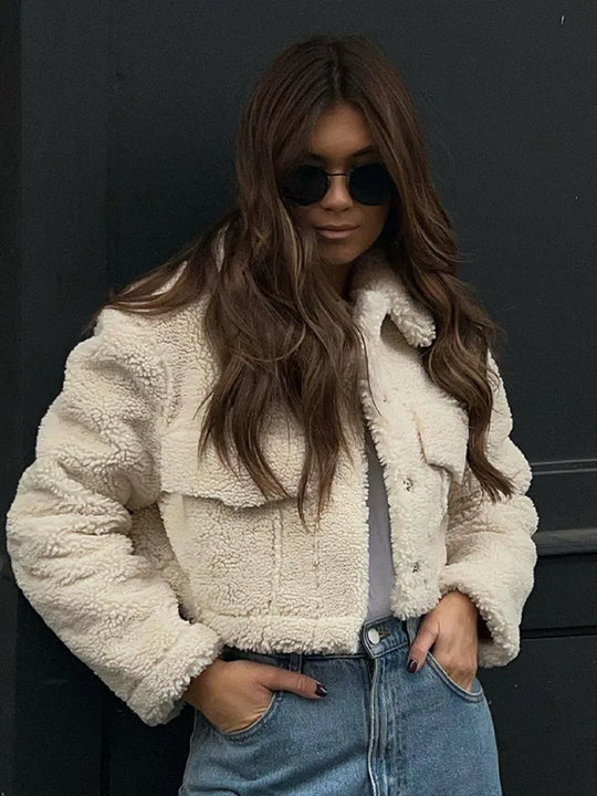 EB | Warm und Stilvolle Kurze Jacke