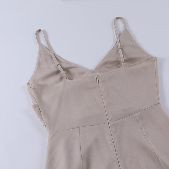 Festkleid mit Ausschnitt