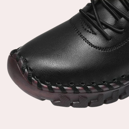 Moderne Winterstiefel für Damen EB