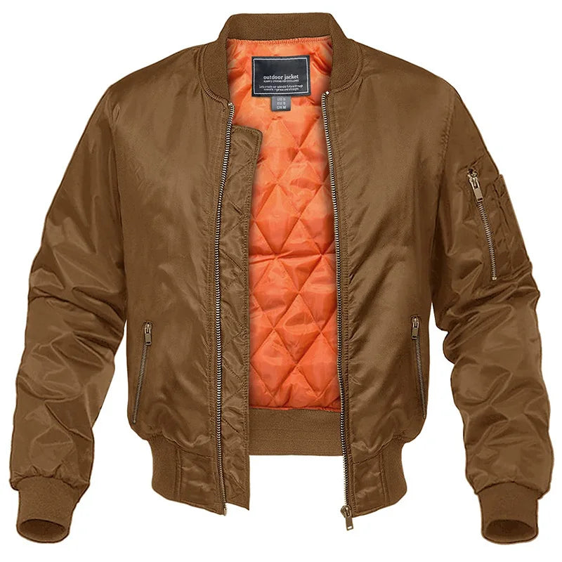 EB | Bomberjacke Im Sportlichen Stil
