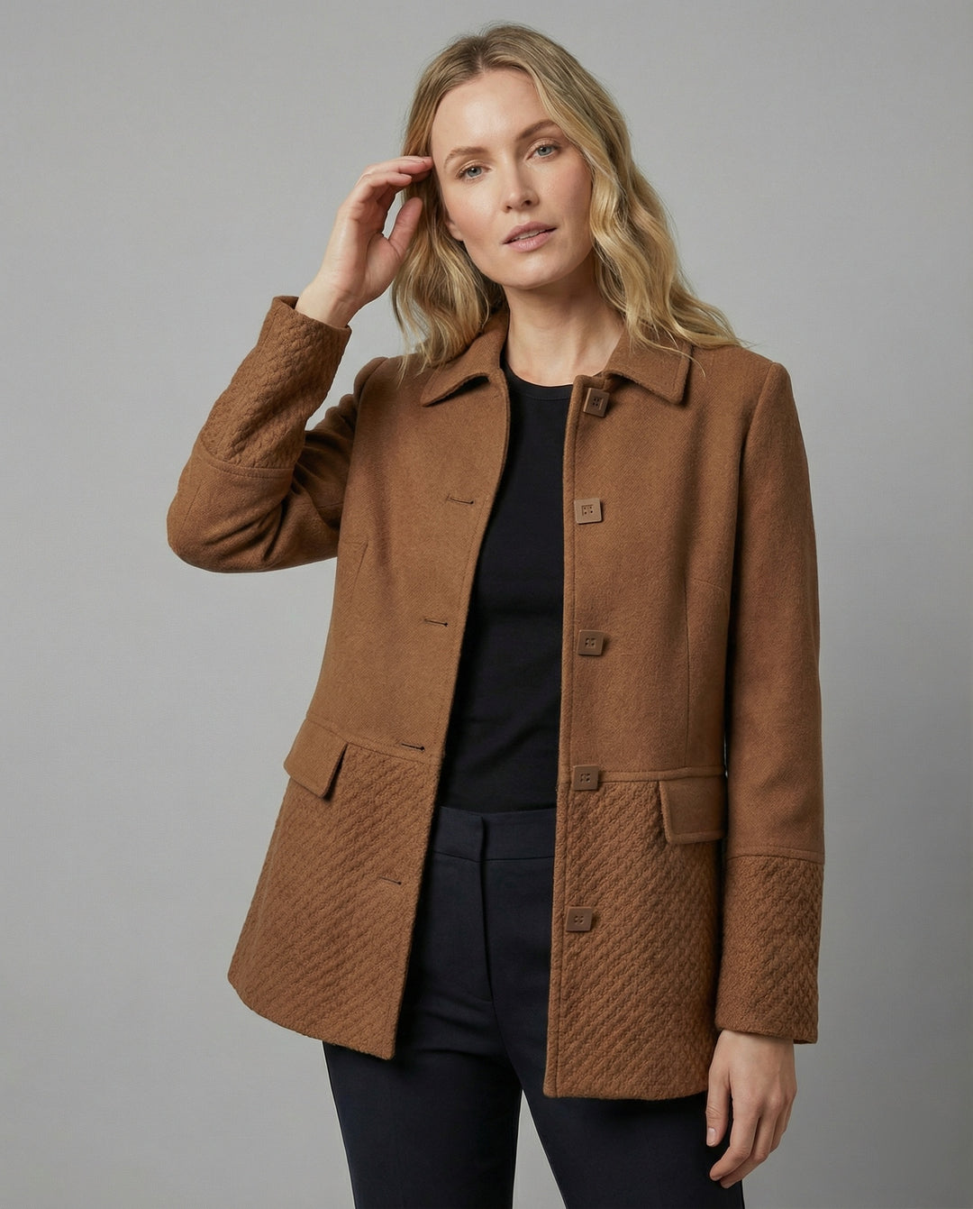 Elegante Wolljacke mit übergroßem Kragen, weiter Schnitt und diagonaler Strickstruktur EB