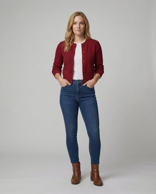 Kurzgeschnittene Zopfmuster-Strickjacke mit Rundhalsausschnitt und Rippenbund EB