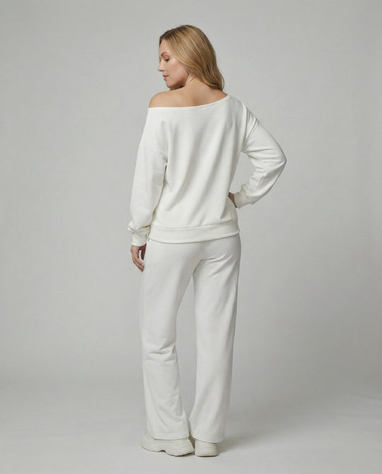 Lässiges Off-Shoulder-Freizeitensemble mit Oversize-Sweatshirt und weit geschnittener Komforthose EB