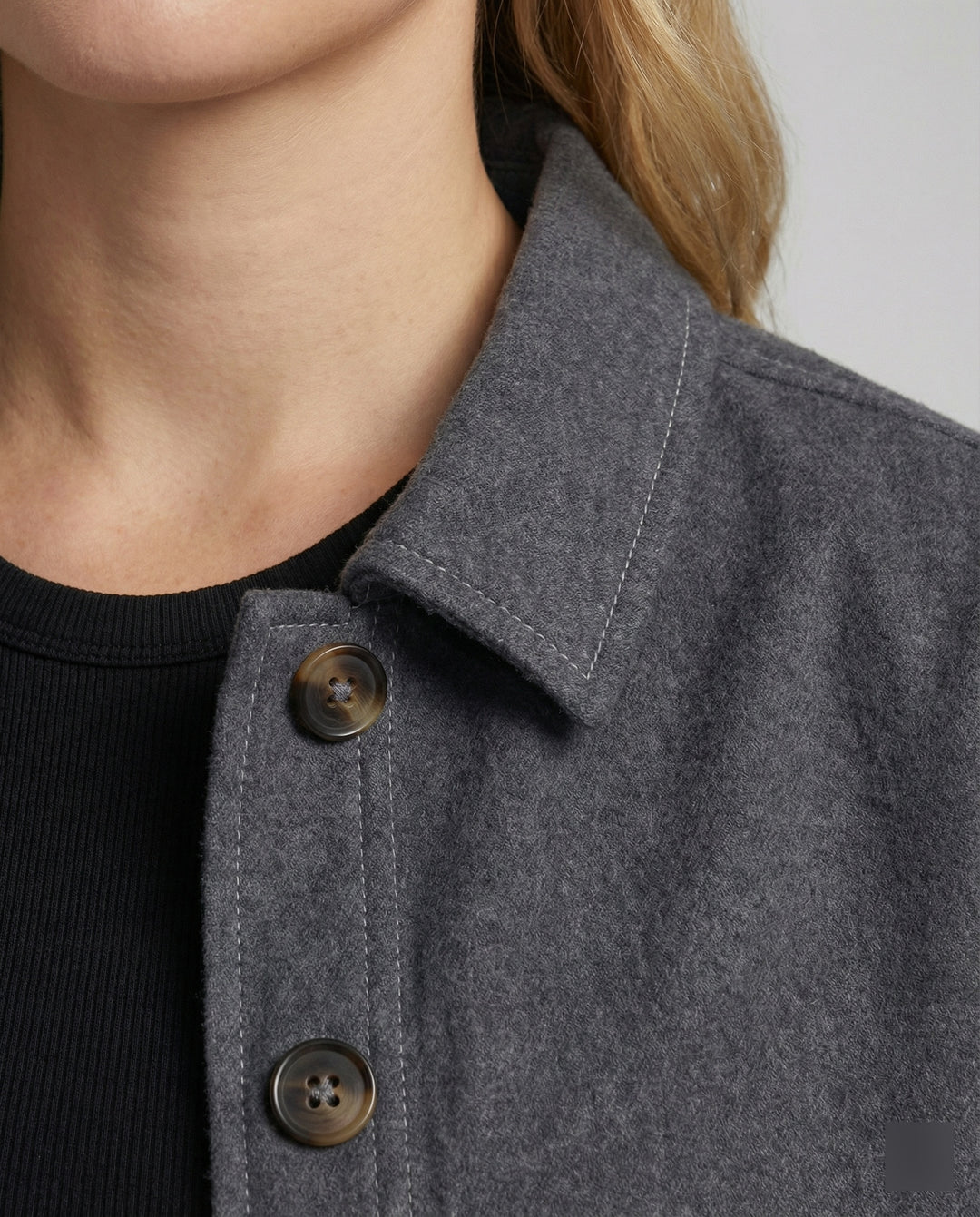 Weit geschnittene Kurzjacke mit Ballonärmeln und kastiger Silhouette EB