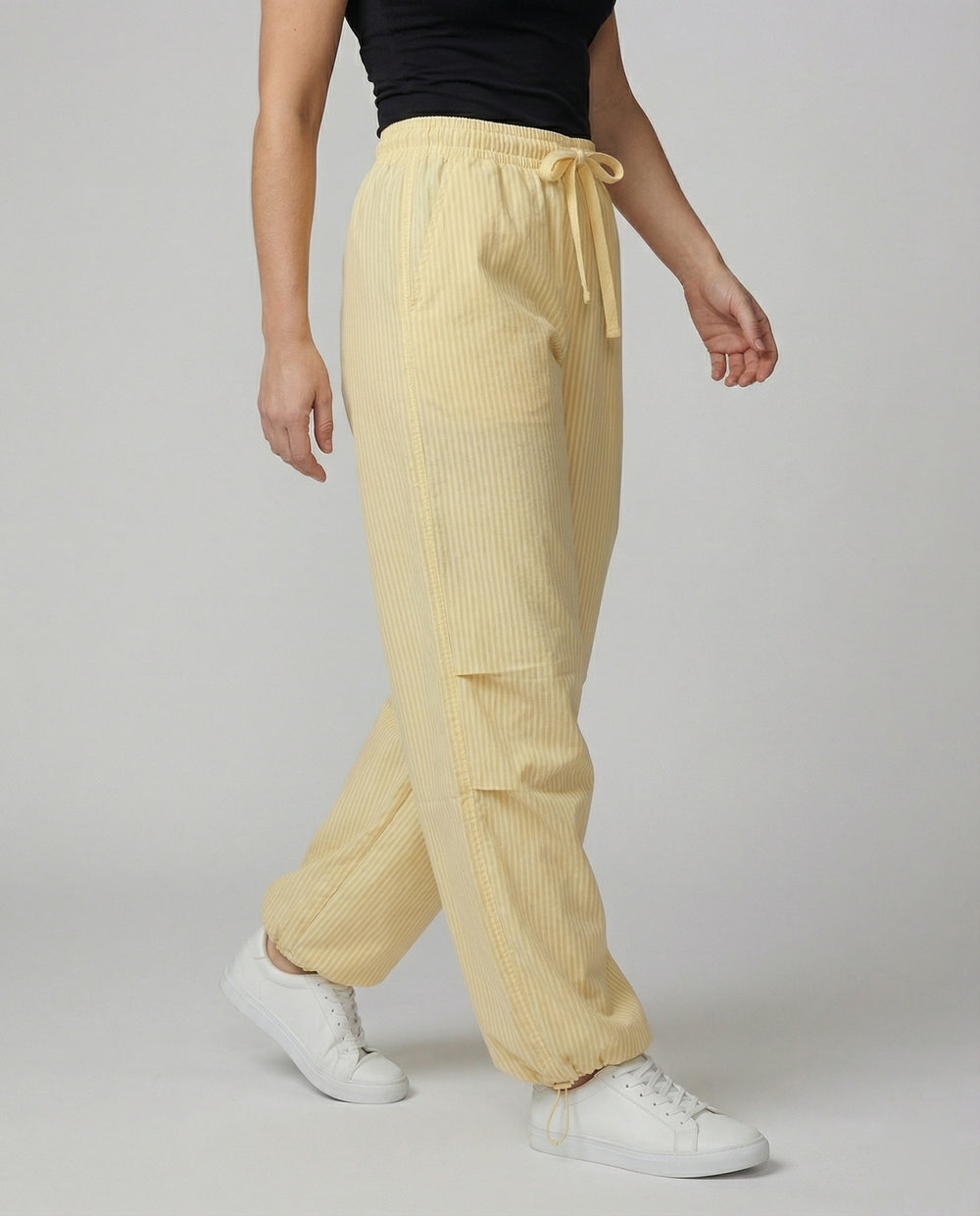 Weite Relax-Ballonhose mit elastischem Tunnelzugbund und tiefem Schritt EB