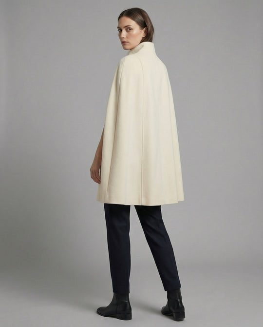Weiter Wollmix-Cape mit Stehkragen und asymmetrischer Knopfleiste EB
