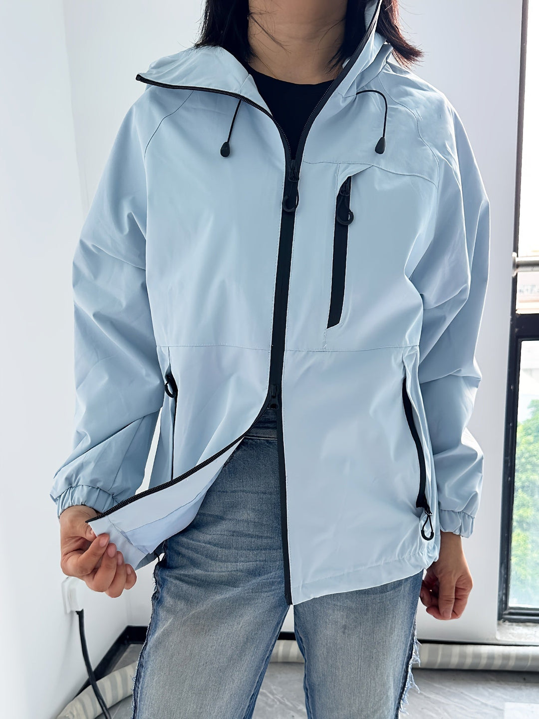 EB | Wasserdichte Damenjacke mit Kapuze