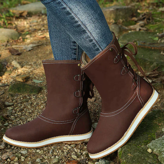 EB | Knöchellange Stiefel - Wildledermaterial - Schnürdetail - Flache Gummisohle