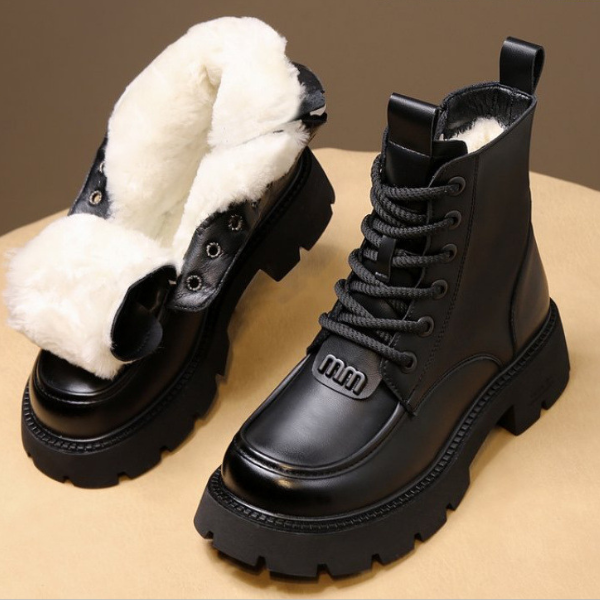 Komfortable, pelzgefütterte und rutschfeste Stiefeletten mit seitlichem Reißverschluss EB