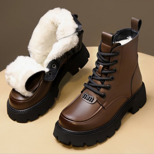 Komfortable, pelzgefütterte und rutschfeste Stiefeletten mit seitlichem Reißverschluss EB