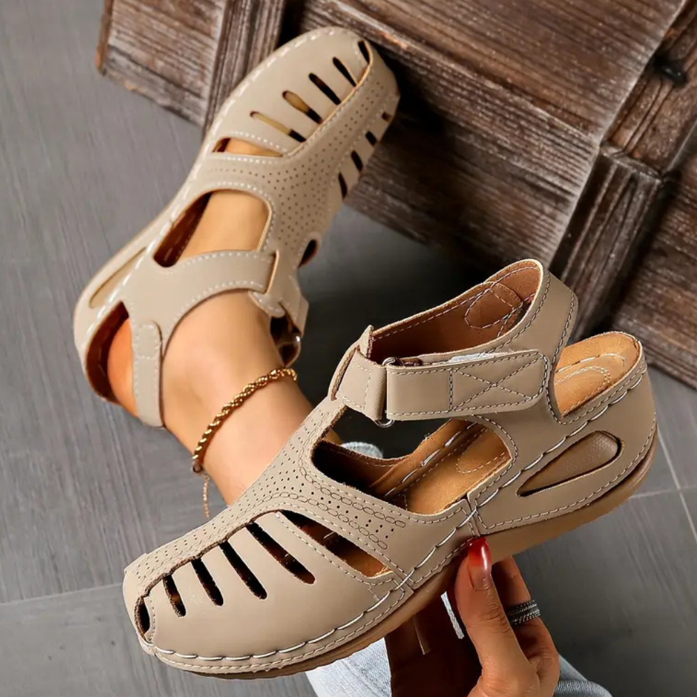 Moderne Sandalen für Damen EB