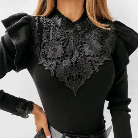 EB - Pullover mit Rollkragen, Rüschen und Spitzendetails