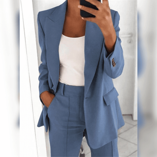 EB | Eleganter Anzug für Frauen