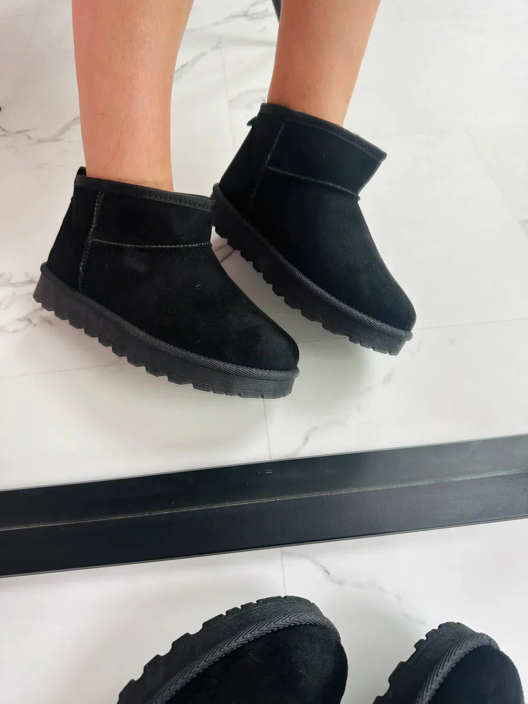 Stiefeletten - Slip-On - Mit Fell gefüttert - Winterstiefel - Damenstiefel EB