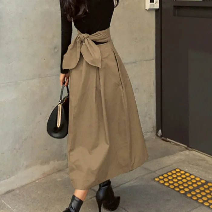 EB | Hohe Taille Midi Rock mit Schleifendetail