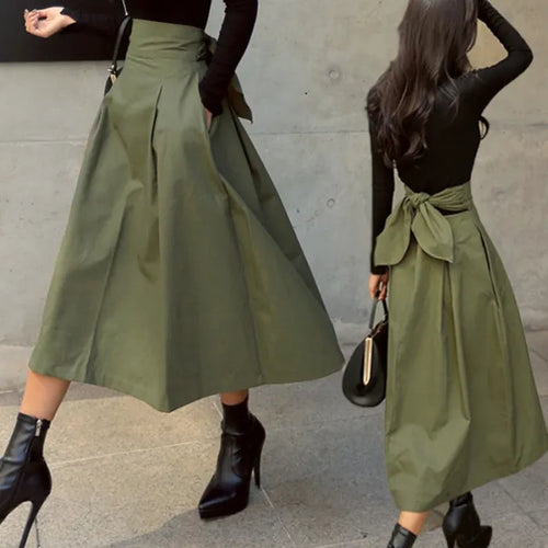 EB | Hohe Taille Midi Rock mit Schleifendetail
