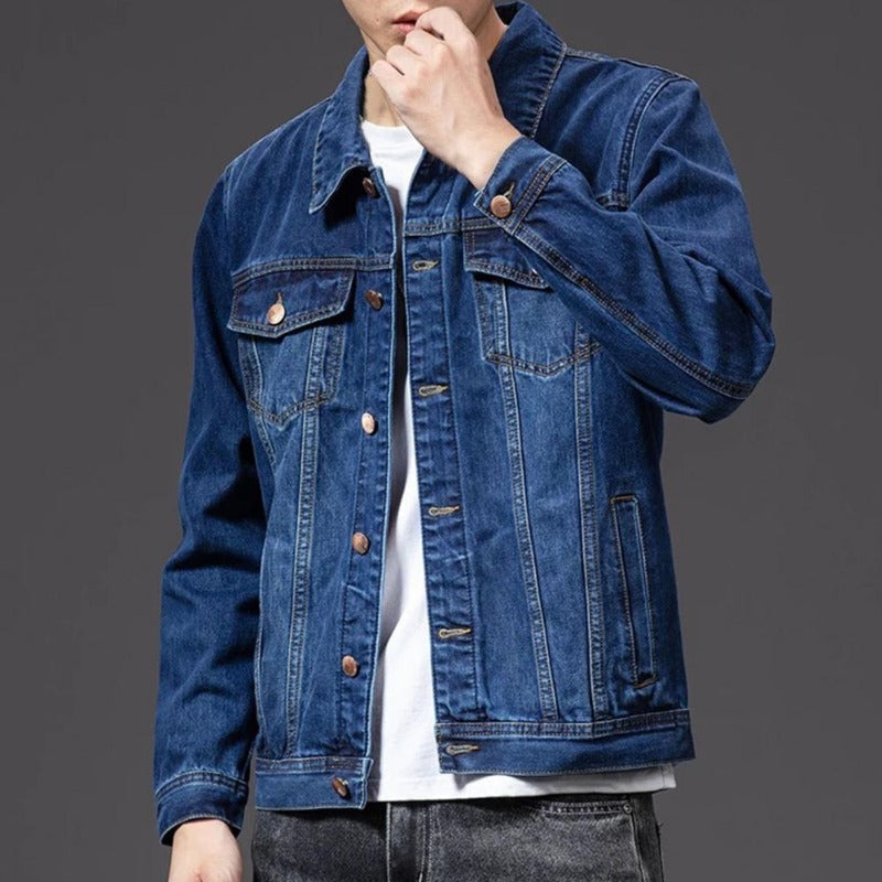 EB | Ikonische Blaue Jeansjacke mit Alltagskante