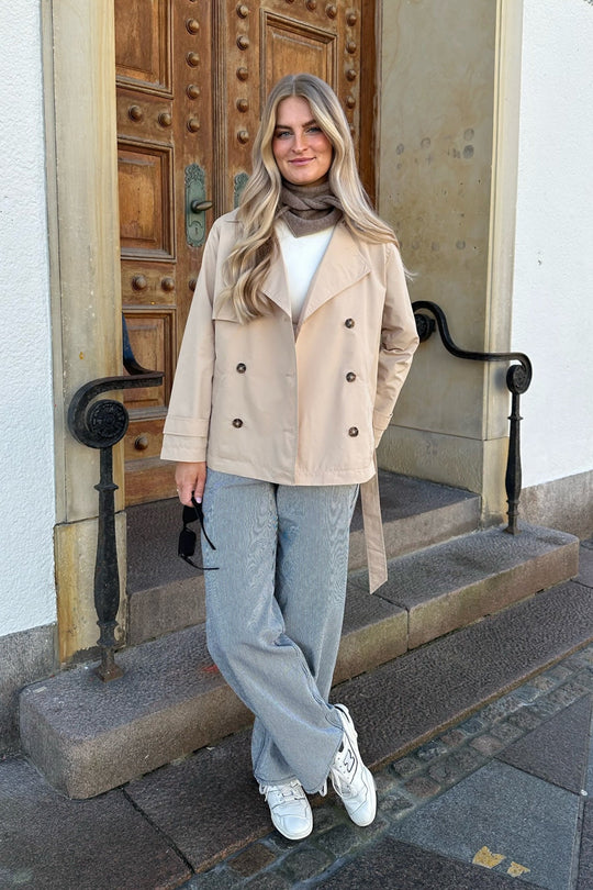 EB | Kurzer Trenchcoat für Die Übergangszeit