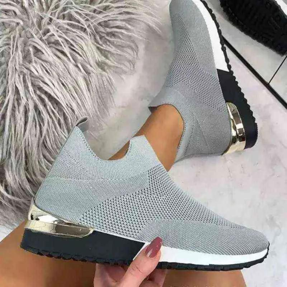 On Sneakers EB