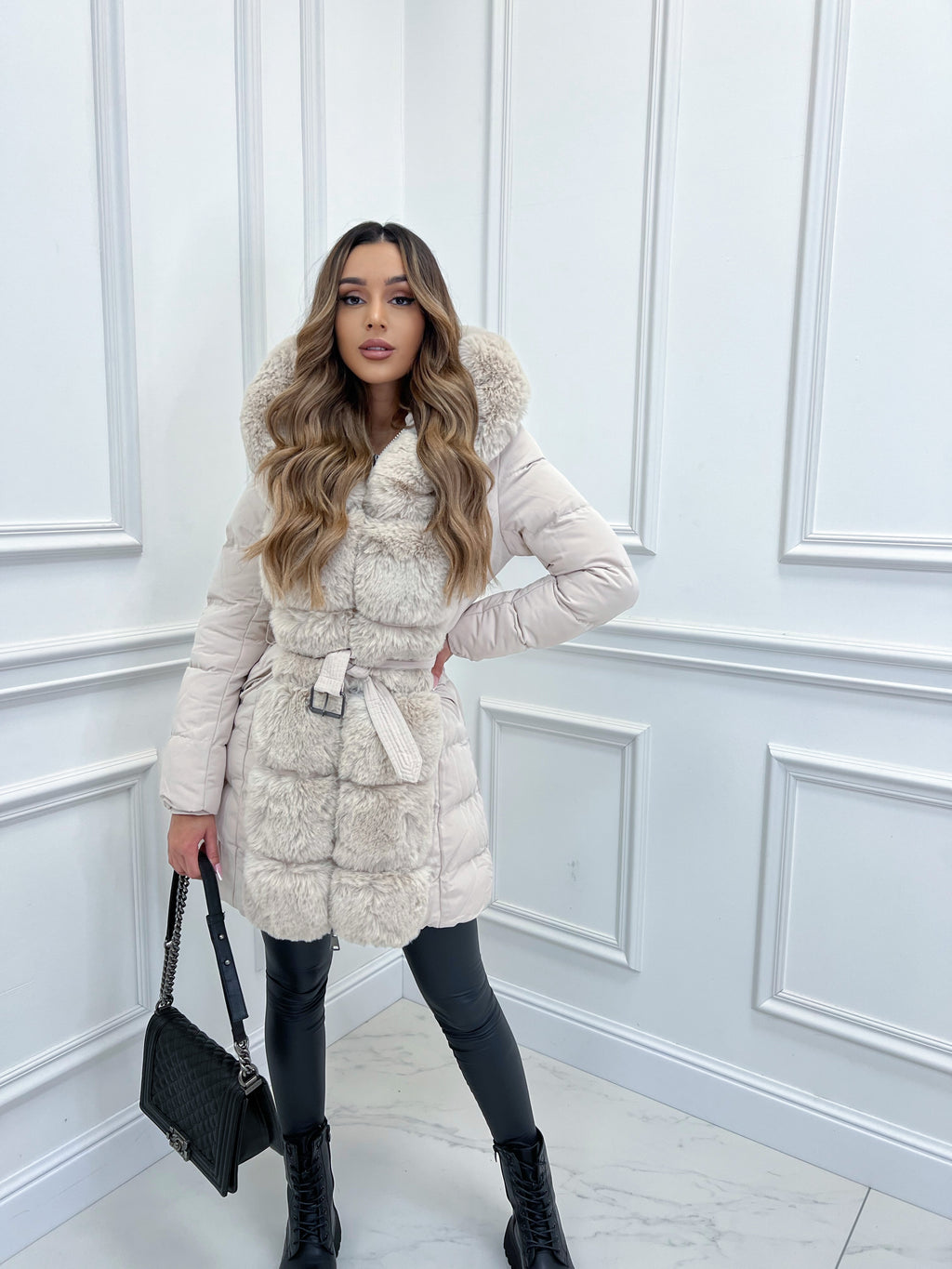 EB | Stylische Kapuzenjacke mit Gürtel