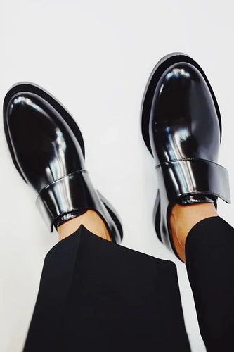 Formelle Slipper - Glänzende schwarze flache Damenschuhe EB
