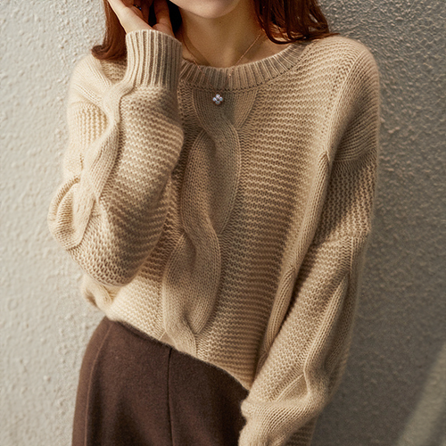 EB | Cashmere Couture Cable-Knit Pullover