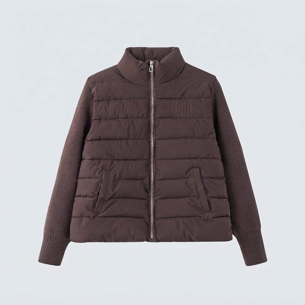 Damen nan kurz geschnittener Hybrid-Steppcardigan mit gesteppter Front, Strickärmeln und hohem Stehkragen EB