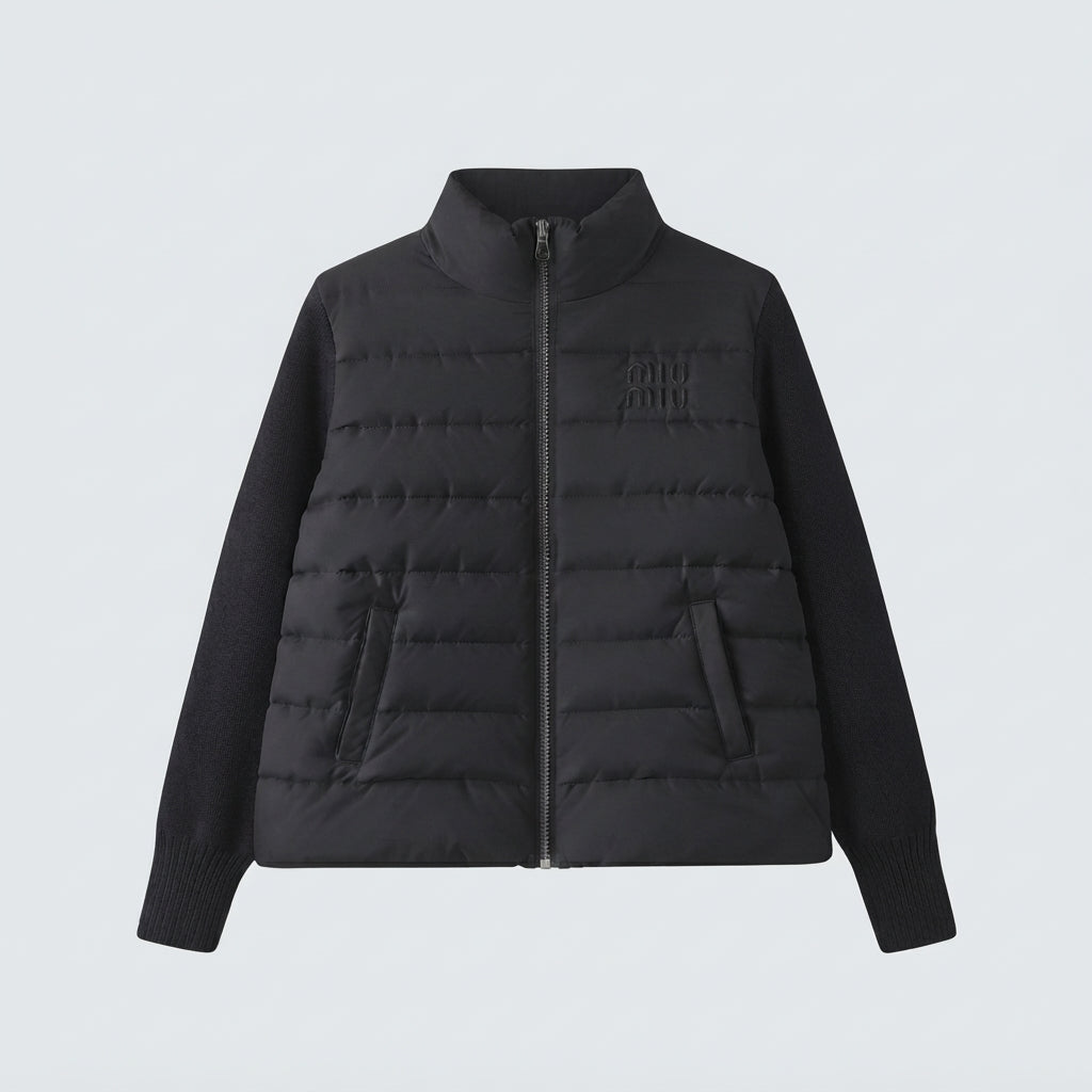 Damen nan kurz geschnittener Hybrid-Steppcardigan mit gesteppter Front, Strickärmeln und hohem Stehkragen EB