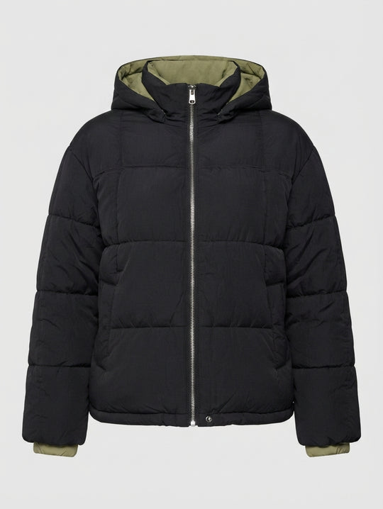 Damen nan kurze wattierte City-Pufferjacke mit kontrastierender Innenblende, Kapuze und isolierender Klimawattierung EB