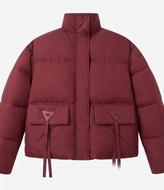 Damen nan kurze vegane Boxy-Pufferjacke mit asymmetrischen Klapp-Pattentaschen und hochschließendem Stehkragen EB
