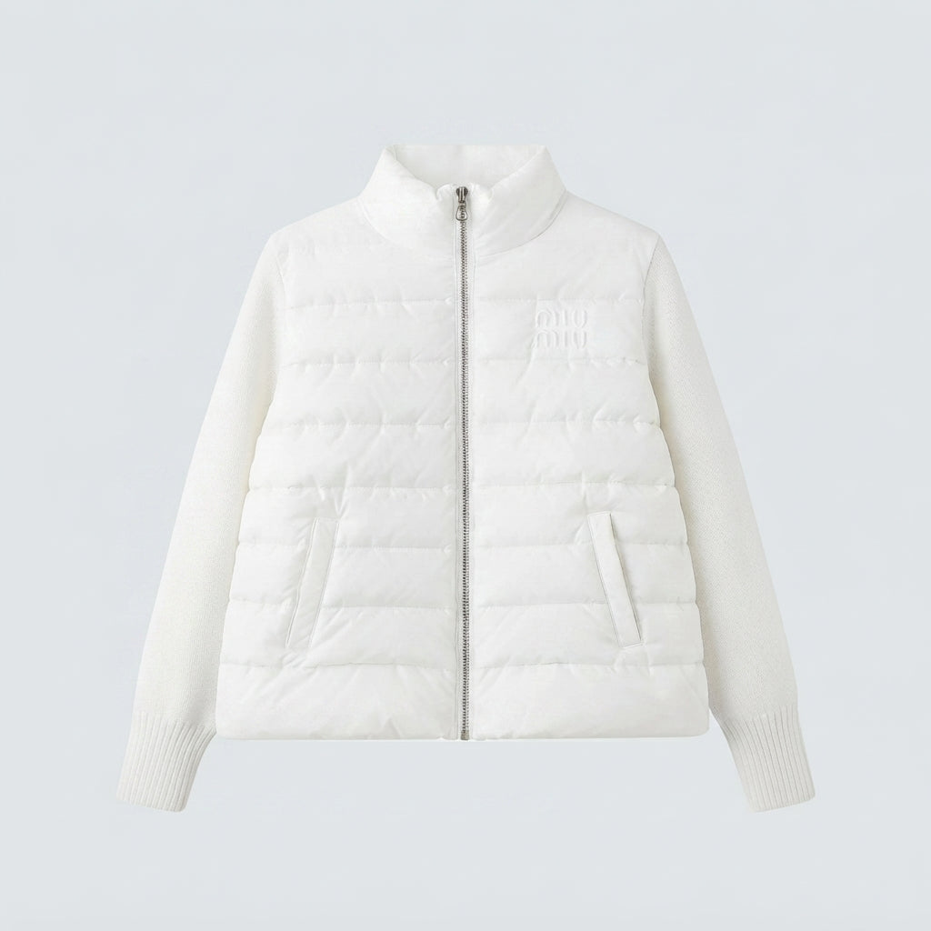 Damen nan kurz geschnittener Hybrid-Steppcardigan mit gesteppter Front, Strickärmeln und hohem Stehkragen EB