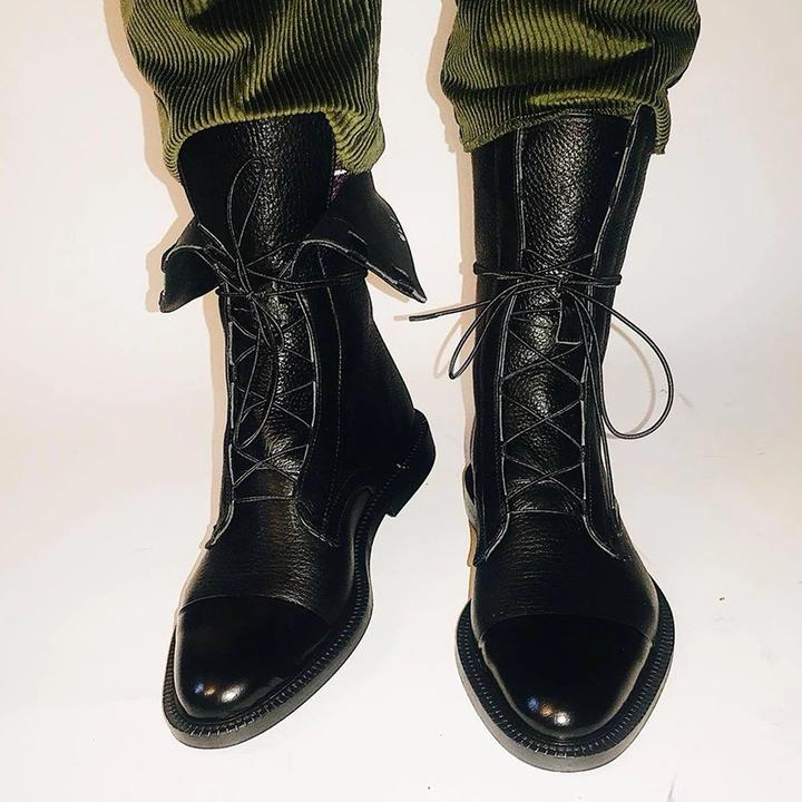 EB | Stiefeletten Lackleder Schnürung Blockabsatz Weinlese Stil