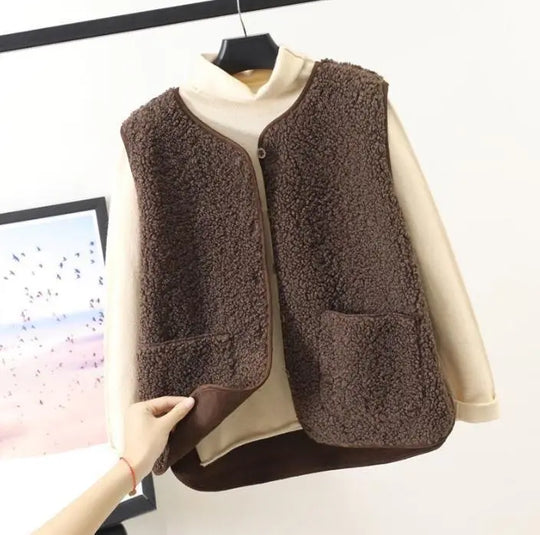 EB | Klassische und Stilvolle Strickjacke